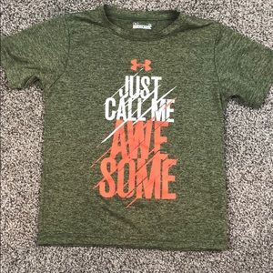 EUC Boys Under Armour tee shirt size 5